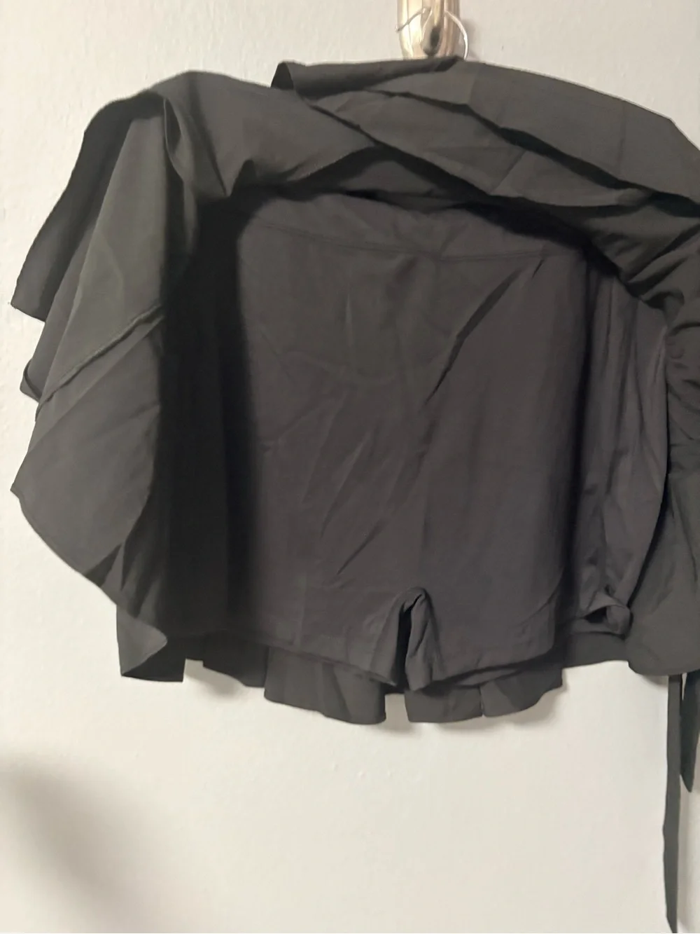 NWT HALARA Breezeful High Waisted Tie Side 2-in-1  Flowy Mini Quick Dry Skirt XL